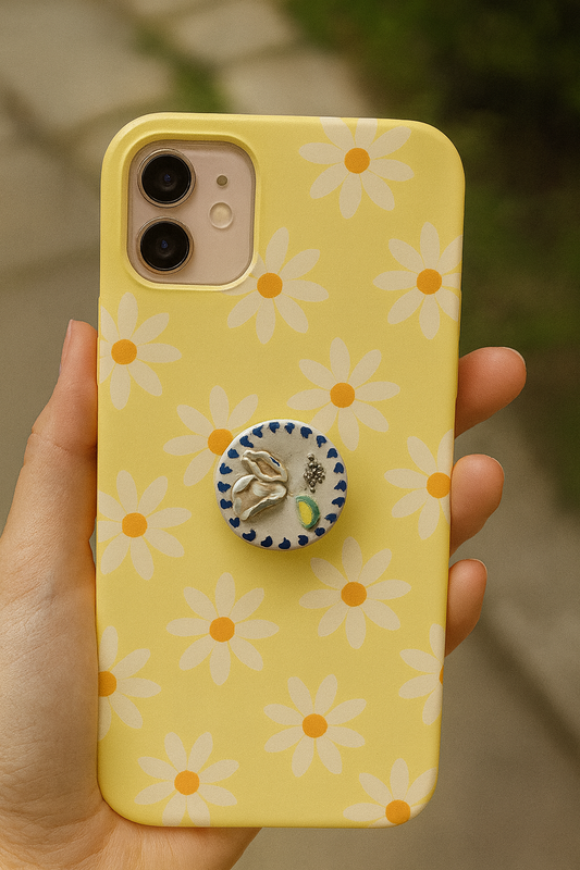 Daisy Oyster Phone pop socket